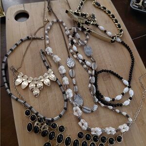 Elegant Gold and Black Necklace Set